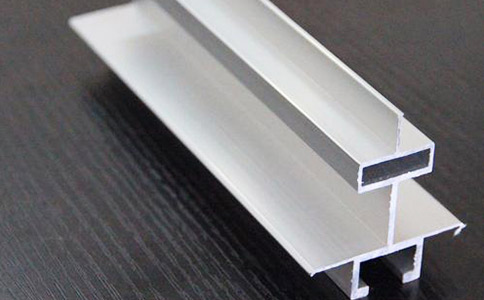 聚氨酯封邊玻璃棉夾芯板