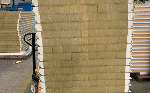 巖棉夾芯板具備的特點是什么？